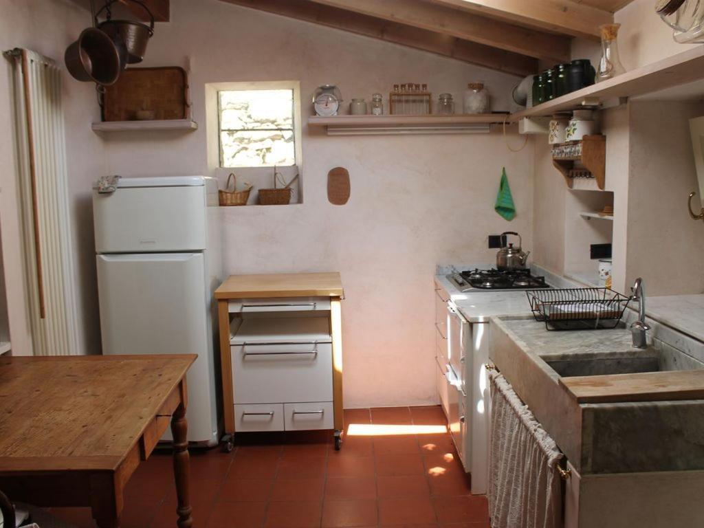 Cottage La Casa Del Pittore Reggimonti Ngoại thất bức ảnh
